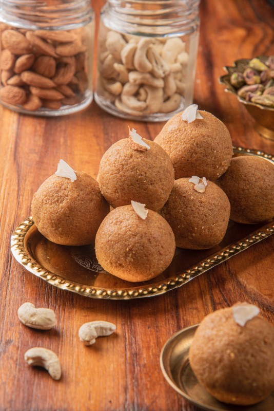 Kakra Besan Ladoo Online